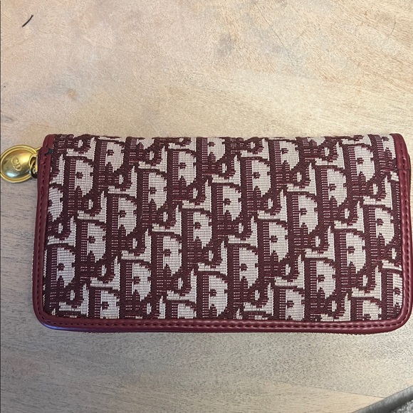 Burgundy and gold zippy wallet - Picture 2 of 3